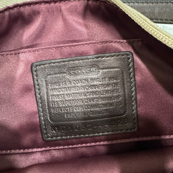 2010 Coach shoulder purse - Picture 5 of 6